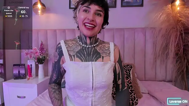 Snapshot of Luana_fiore chatting on 04.07.26 Luana fiore online show from 04.07.26