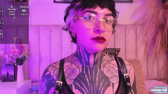 Snapshot of Luana_fiore chatting on 04.12.26 Luana fiore online show from 04.12.26