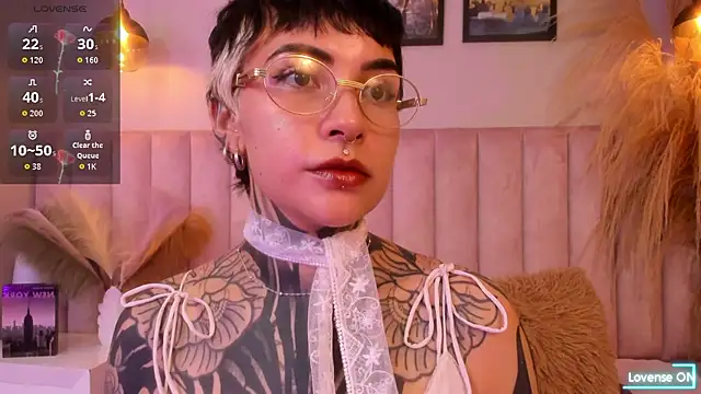 Snapshot of Luana_fiore chatting on 04.14.26 Luana fiore online show from 04.14.26