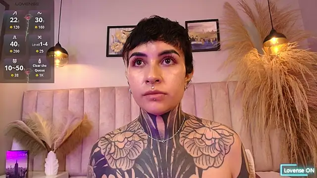 Snapshot of Luana_fiore chatting on 04.15.26 Luana fiore online show from 04.15.26