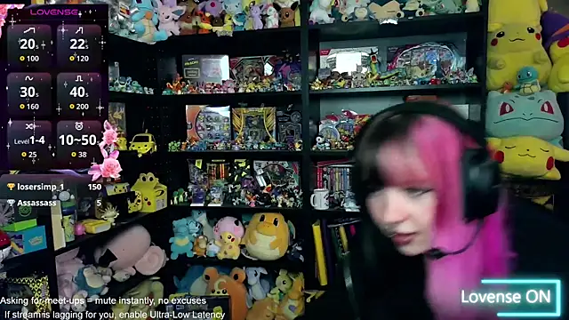 Snapshot of CutieTracer chatting on 06.07.26 CutieTracer online show from 06.07.26