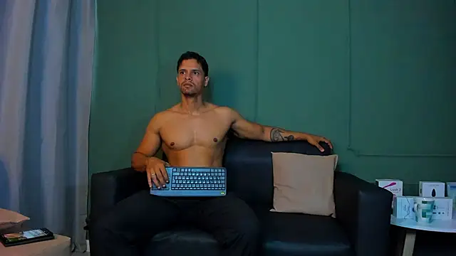 Snapshot of dominc_berry chatting on 07.18.26 dominc berry online show from 07.18.26