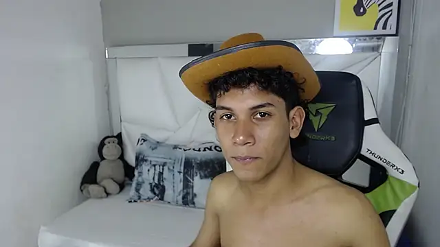 Taylorr junior  online show from 04.01.26