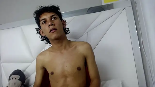 Taylorr junior  online show from 04.14.26