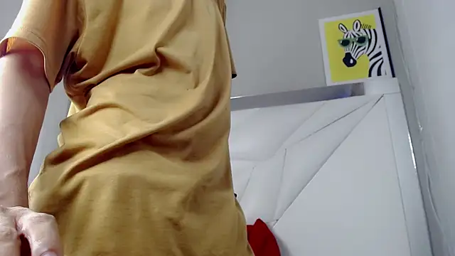 Taylorr junior  online show from 04.15.26