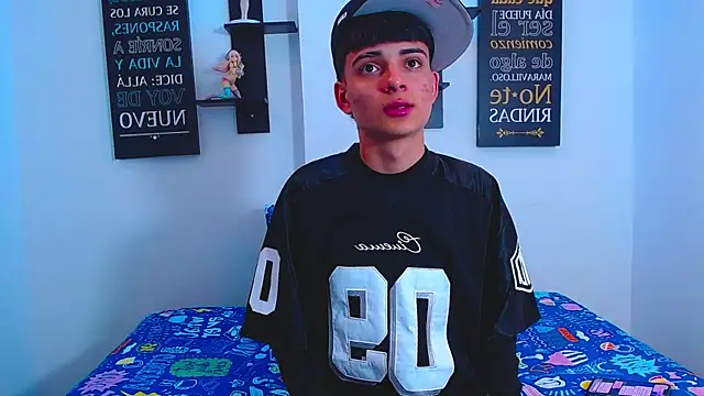 milo hot  online show from 03.31.26