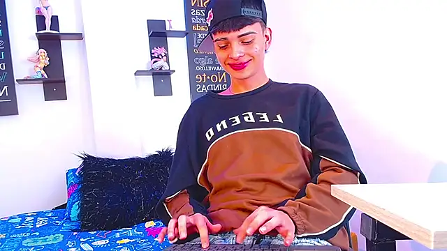 milo hot  online show from 04.03.26