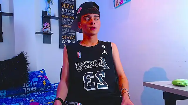 milo hot  online show from 04.07.26