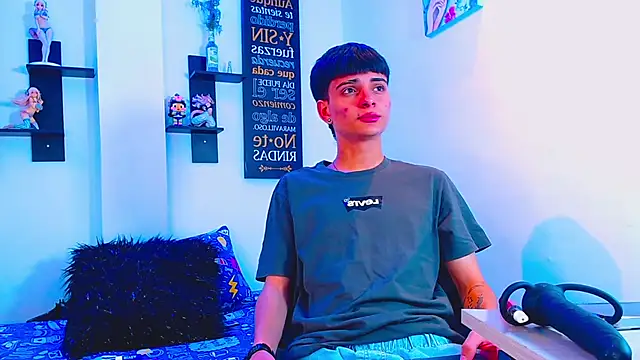 milo hot  online show from 04.10.26