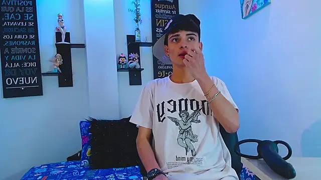 milo hot  online show from 04.16.26