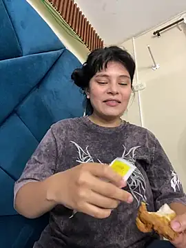 SamanthaColen  online show from 04.14.26