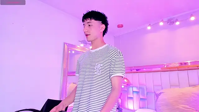 Taylor Brooks online show from 04.06.26