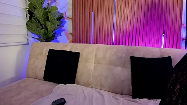 SamanthaVelvett  online show from 04.14.26