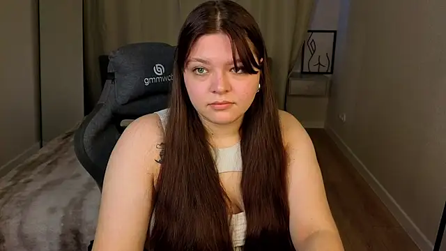 Evelyne Loo online show from 04.13.26