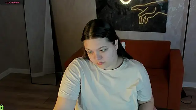 Evelyne Loo online show from 04.27.26