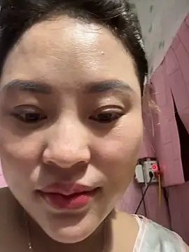 Snapshot of Lina-Naughty chatting on 06.19.26 Lina-Naughty online show from 06.19.26