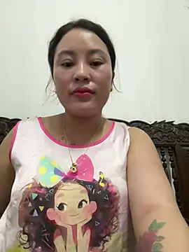 Snapshot of Lina-Naughty chatting on 06.27.26 Lina-Naughty online show from 06.27.26