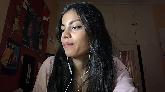 JenniRoutt online show from 04.11.26