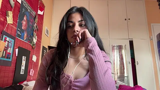 JenniRoutt online show from 04.15.26