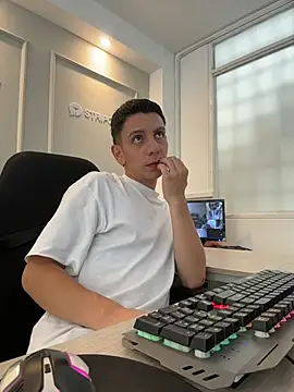 Liam Fiire online show from 04.04.26