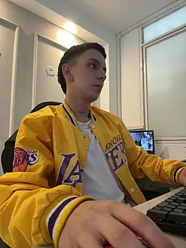 Liam Fiire online show from 04.17.26