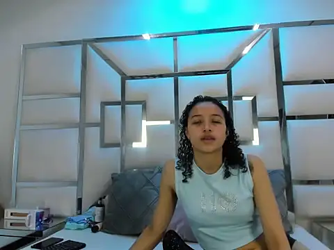 AntonelaBlaze online show from 04.14.26