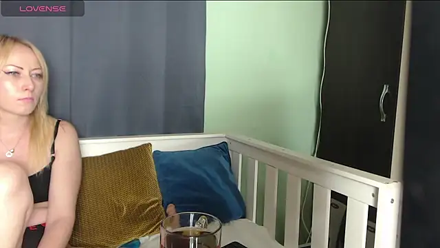 leilahotX online show from 04.29.26