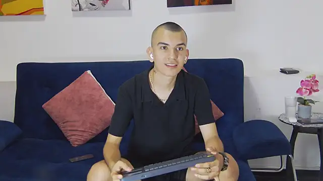 Rowan Cley online show from 04.08.26