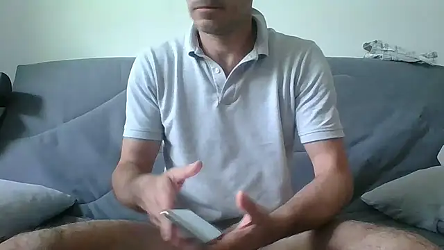 Snapshot of Valmont3340 chatting on 05.11.26 Valmont3340 online show from 05.11.26
