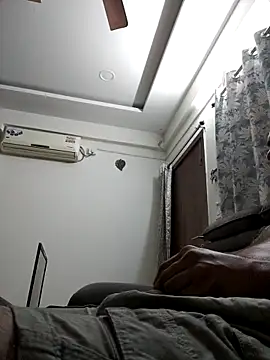 noonekinghere online show from 04.12.26