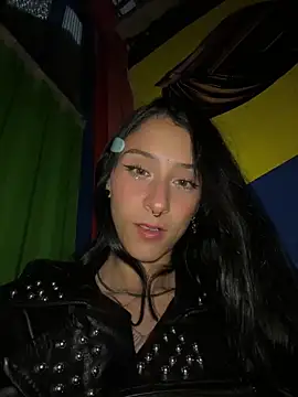 lhiamfitt10 online show from 04.11.26