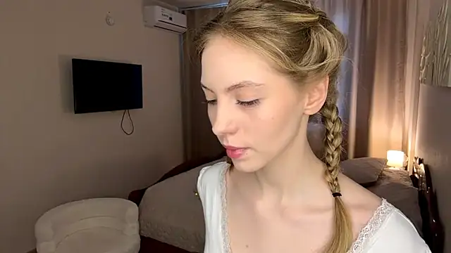 SofiaVelour online show from 04.04.26