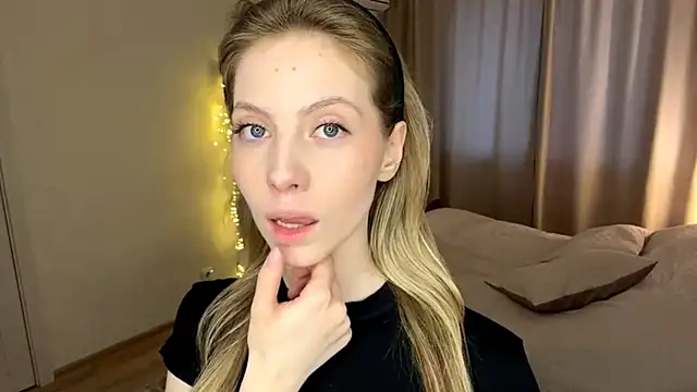 SofiaVelour online show from 04.17.26