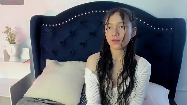 Honney Bunny18 online show from 04.08.26