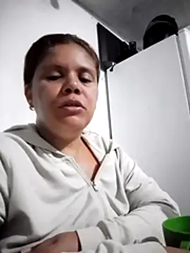 Snapshot of Zafiro_MD chatting on 05.05.26 Zafiro MD online show from 05.05.26