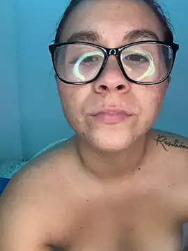 TiffanySton online show from 04.04.26