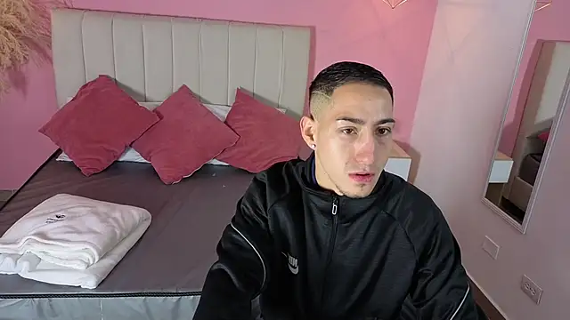 Snapshot of jhan_vassilis chatting on 04.14.26 jhan vassilis online show from 04.14.26