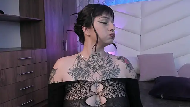 iam  mystic online show from 04.08.26