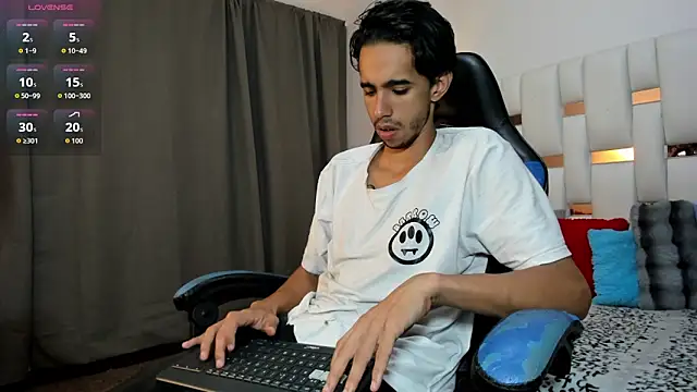 Alessandro Abruzzo online show from 04.14.26