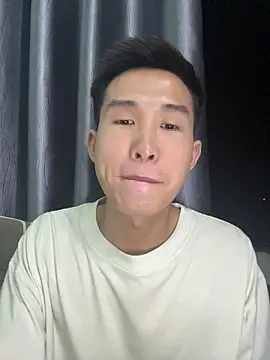 Snapshot of tuanhip chatting on 04.05.26 tuanhip online show from 04.05.26