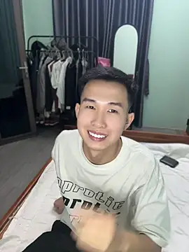 Snapshot of tuanhip chatting on 04.13.26 tuanhip online show from 04.13.26