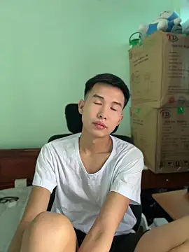 Snapshot of tuanhip chatting on 04.15.26 tuanhip online show from 04.15.26