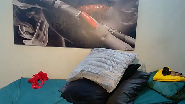 Lola-77 online show from 04.14.26