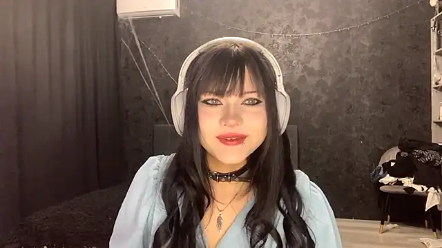 EmilyEmbears online show from 04.09.26