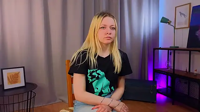 OliviaCaffery online show from 04.08.26