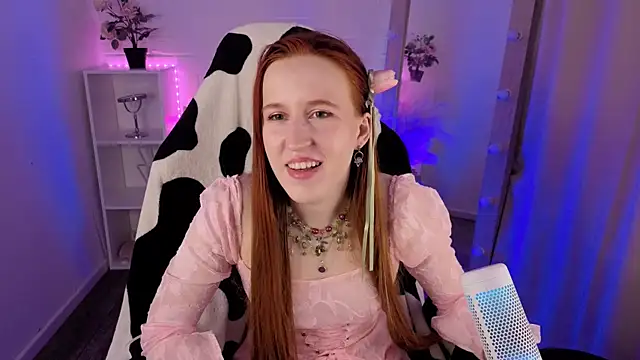 EvaBellea online show from 04.08.26