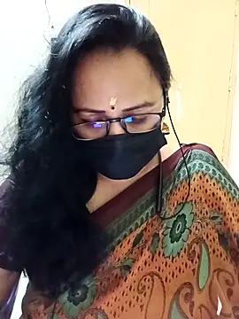 Snapshot of monisha_cam chatting on 04.15.26 monisha cam online show from 04.15.26