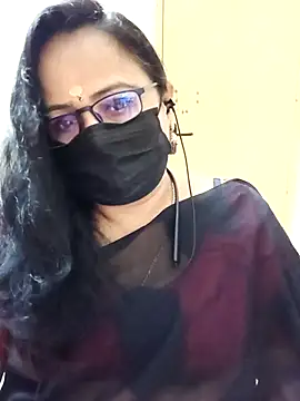 Snapshot of monisha_cam chatting on 04.15.26 monisha cam online show from 04.15.26