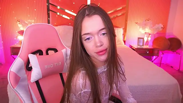 LunarDolly online show from 04.15.26