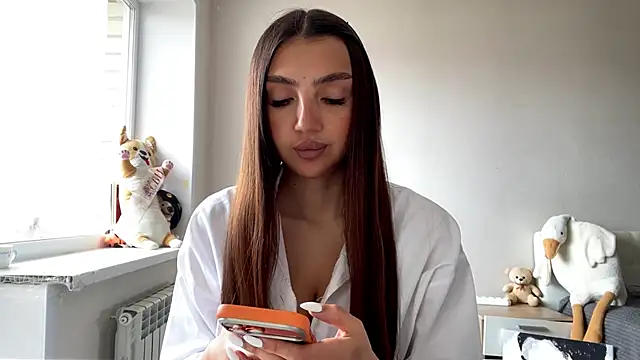 AlvinaMair online show from 04.17.26